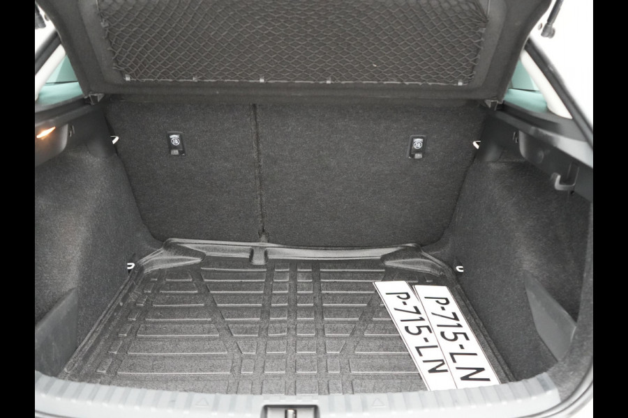 Škoda SCALA 1.5 TSI Sport Business Automaat 150pk | Trekhaak | Stoelverwarming | Cruise Control | Climate Control | Apple Carplay | Front Assist | LED Koplampen |