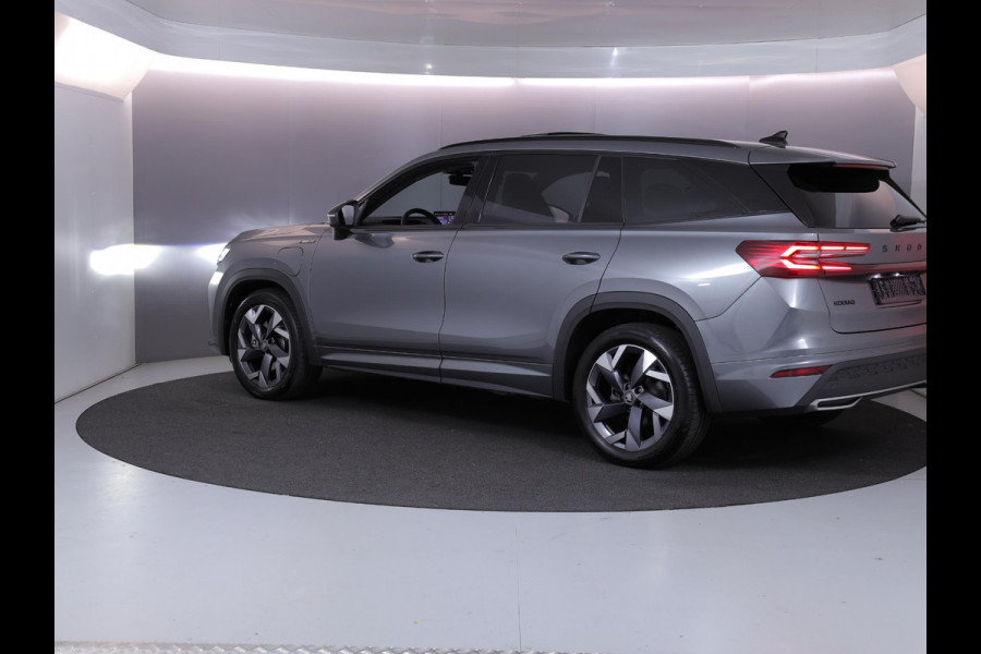 Škoda Kodiaq 1.5 TSI PHEV Sportline Business 204 pk Automaat (DSG) | Verlengde garantie | Navigatie | Panoramadak | Trekhaak (wegklapbaar) | Parkeersensoren | Achteruitrijcamera | Stoelverwarming v/a |