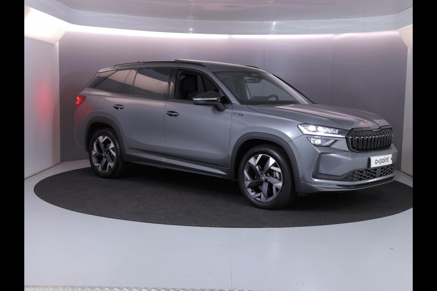 Škoda Kodiaq 1.5 TSI PHEV Sportline Business 204 pk Automaat (DSG) | Verlengde garantie | Navigatie | Panoramadak | Trekhaak (wegklapbaar) | Parkeersensoren | Achteruitrijcamera | Stoelverwarming v/a |