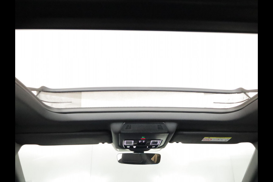 Škoda Kodiaq 1.5 TSI PHEV Sportline Business 204 pk Automaat (DSG) | Verlengde garantie | Navigatie | Panoramadak | Trekhaak (wegklapbaar) | Parkeersensoren | Achteruitrijcamera | Stoelverwarming v/a |