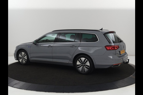 Volkswagen Passat 1.4 TSI PHEV GTE | Trekhaak | Stoelverwarming | Stoelverwarming | Camera | Massage | Carplay | Matrix LED | Adaptive cruise | Navigatie | Park Assist | Climate control | Plug In