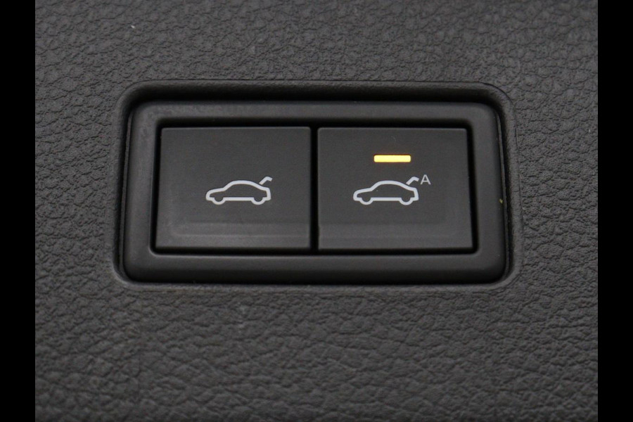 Volkswagen Passat 1.4 TSI PHEV GTE | Trekhaak | Stoelverwarming | Stoelverwarming | Camera | Massage | Carplay | Matrix LED | Adaptive cruise | Navigatie | Park Assist | Climate control | Plug In