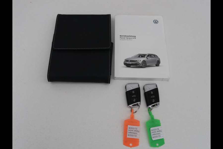 Volkswagen Passat 1.4 TSI PHEV GTE | Trekhaak | Stoelverwarming | Stoelverwarming | Camera | Massage | Carplay | Matrix LED | Adaptive cruise | Navigatie | Park Assist | Climate control | Plug In