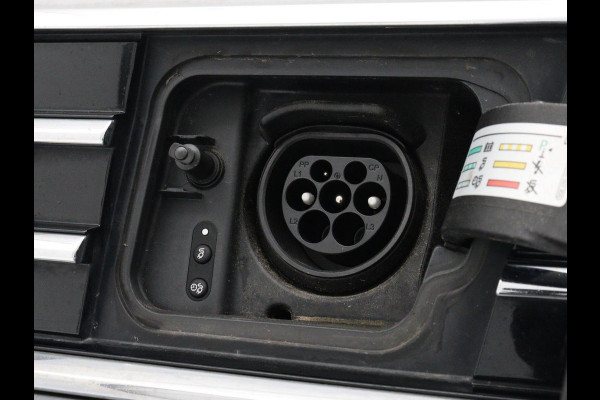 Volkswagen Passat 1.4 TSI PHEV GTE | Trekhaak | Stoelverwarming | Stoelverwarming | Camera | Massage | Carplay | Matrix LED | Adaptive cruise | Navigatie | Park Assist | Climate control | Plug In