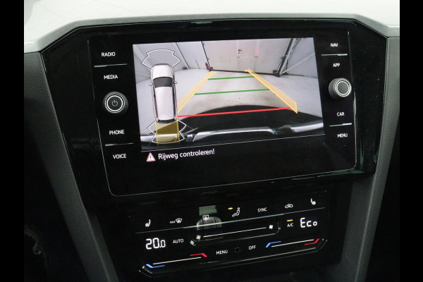 Volkswagen Passat 1.4 TSI PHEV GTE | Trekhaak | Stoelverwarming | Stoelverwarming | Camera | Massage | Carplay | Matrix LED | Adaptive cruise | Navigatie | Park Assist | Climate control | Plug In