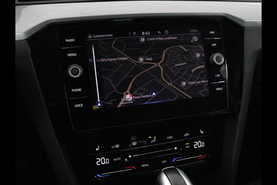 Volkswagen Passat 1.4 TSI PHEV GTE | Trekhaak | Stoelverwarming | Stoelverwarming | Camera | Massage | Carplay | Matrix LED | Adaptive cruise | Navigatie | Park Assist | Climate control | Plug In