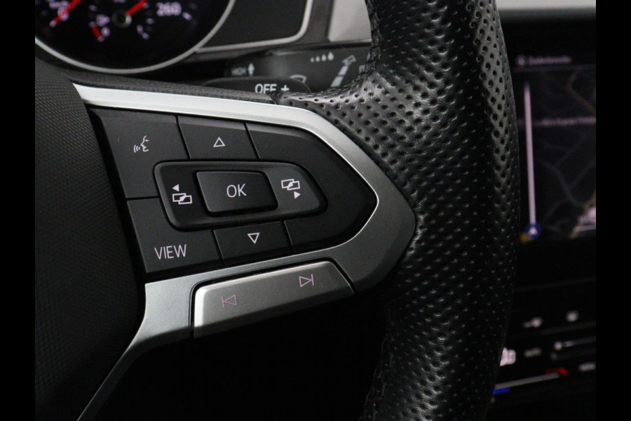 Volkswagen Passat 1.4 TSI PHEV GTE | Trekhaak | Stoelverwarming | Stoelverwarming | Camera | Massage | Carplay | Matrix LED | Adaptive cruise | Navigatie | Park Assist | Climate control | Plug In