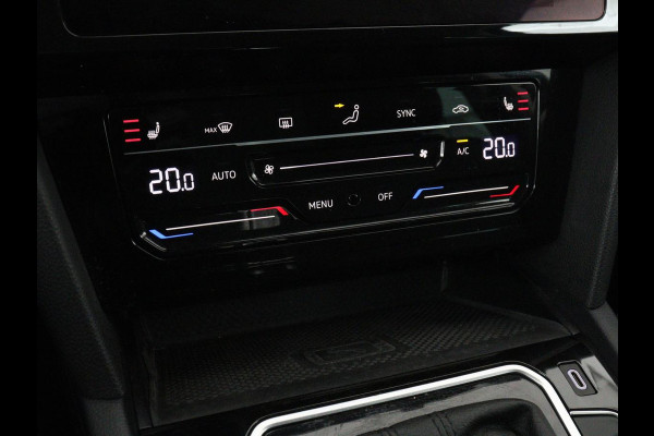 Volkswagen Passat 1.4 TSI PHEV GTE | Trekhaak | Stoelverwarming | Stoelverwarming | Camera | Massage | Carplay | Matrix LED | Adaptive cruise | Navigatie | Park Assist | Climate control | Plug In