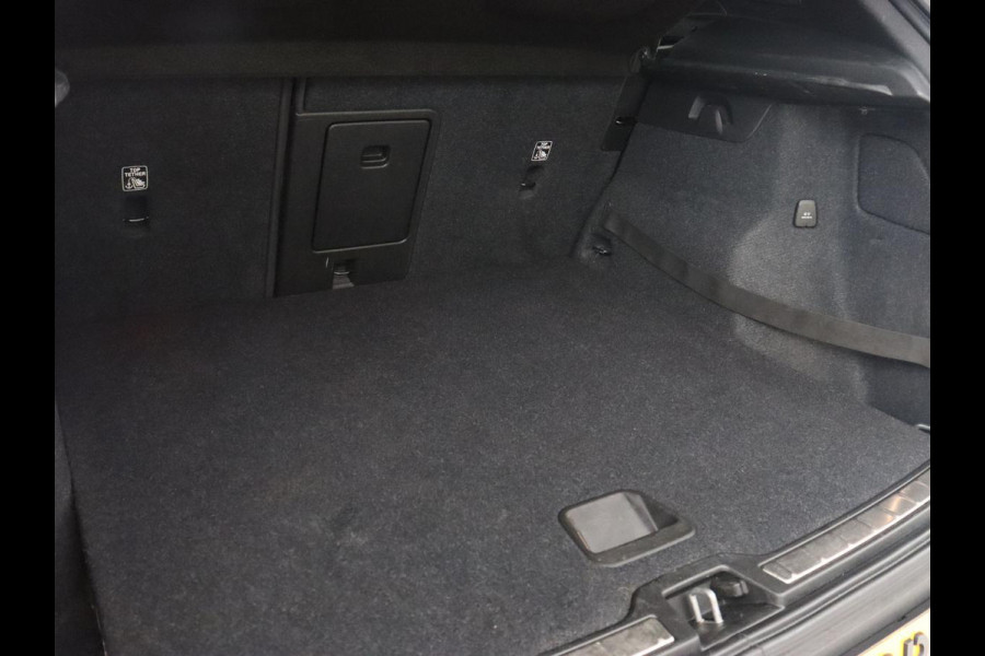 Volvo XC40 1.5 T5 Twin Engine Inscription | Panoramadak | Leder | Harman/Kardon | Stoelverwarming | Carplay | Camera | Navigatie | Adaptive cruise | PHEV | Plug In