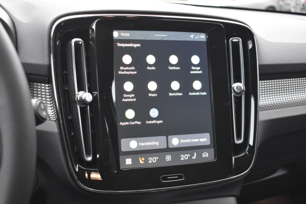 Volvo EX40 Extended Range 252PK Plus Black Ed. 82 kWh | H&K | ACC | Blis | Camera | 20"LMV | Stuurverwarming