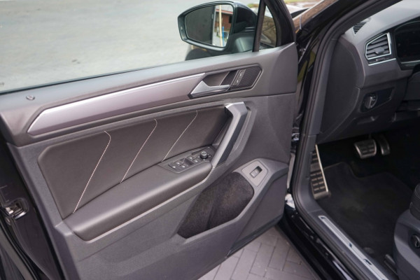 Volkswagen Tiguan 3X R-LINE 1.5 TSI DSG Black-Line/Pano/360/Memory/Trkhk/Virtual