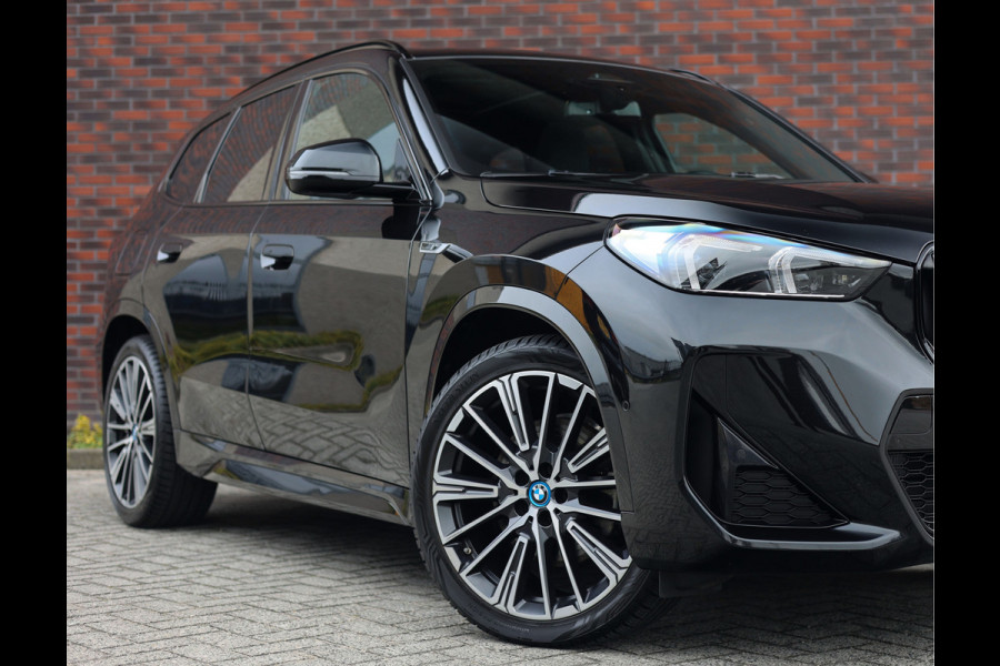 BMW X1 30e xDrive | Pano - Trekhaak - Camera