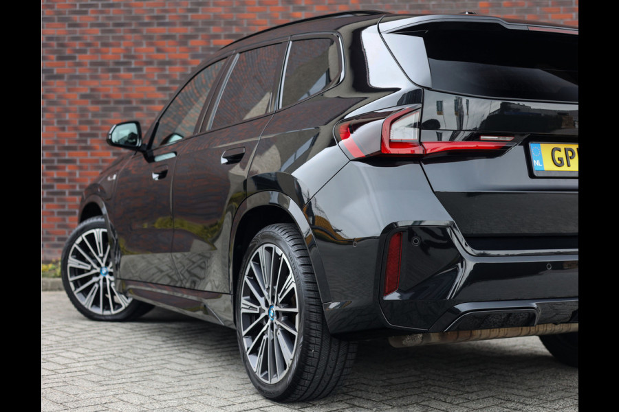 BMW X1 30e xDrive | Pano - Trekhaak - Camera