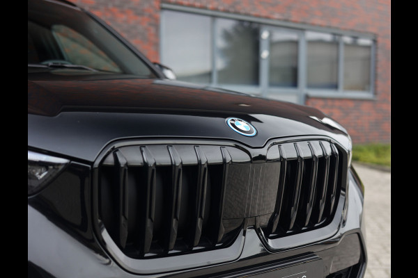 BMW X1 30e xDrive | Pano - Trekhaak - Camera