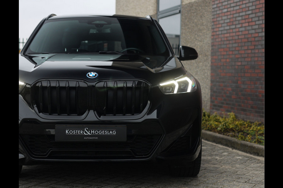 BMW X1 30e xDrive | Pano - Trekhaak - Camera