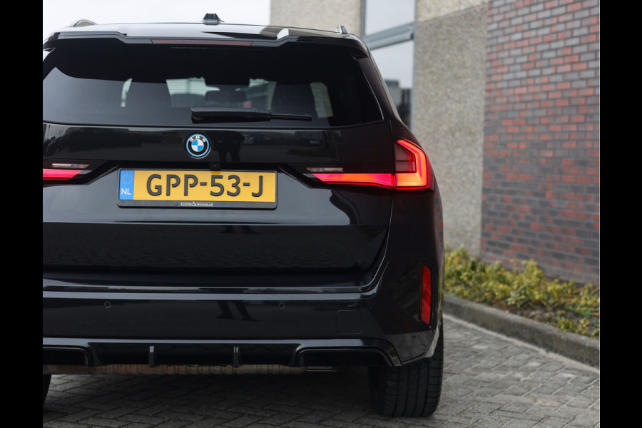 BMW X1 30e xDrive | Pano - Trekhaak - Camera