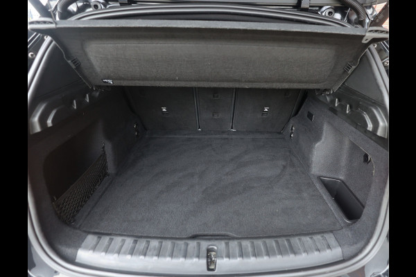 BMW X1 30e xDrive | Pano - Trekhaak - Camera