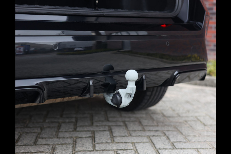 BMW X1 30e xDrive | Pano - Trekhaak - Camera