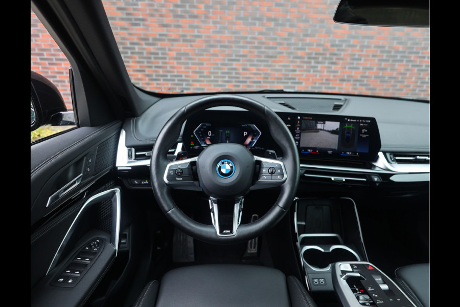 BMW X1 30e xDrive | Pano - Trekhaak - Camera