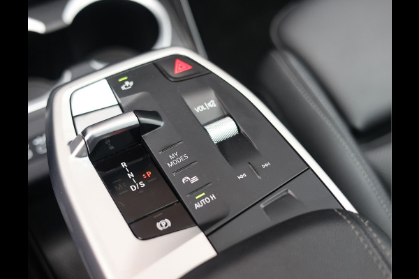 BMW X1 30e xDrive | Pano - Trekhaak - Camera