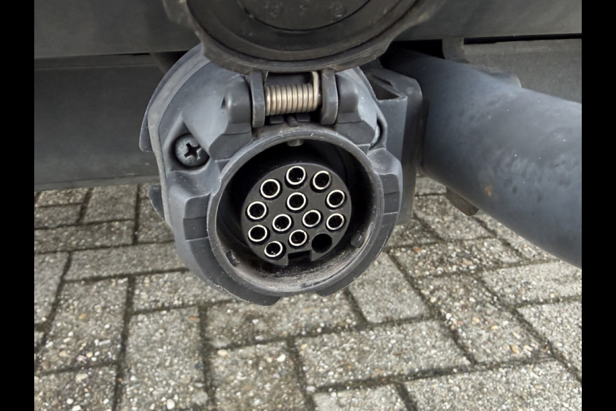 Seat Ateca 1.5 TSI Style Business Intense / Trekhaak (1.600KG) / Cruise C. / Navi / Stoelverwarming / Elektr. Achterklep