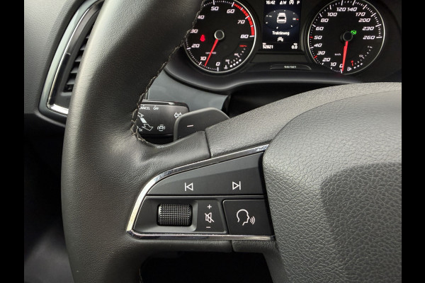 Seat Ateca 1.5 TSI Style Business Intense / Trekhaak (1.600KG) / Cruise C. / Navi / Stoelverwarming / Elektr. Achterklep