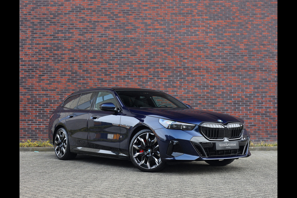 BMW 5 Serie Touring 550e xDrive | Pano - Trekhaak - Bow&Wil