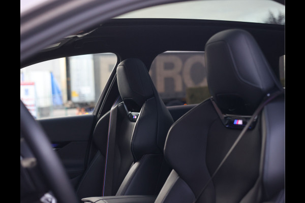 BMW 5 Serie Touring 550e xDrive | Sportstoel - Pano - Trekhaak - Bow&Wil