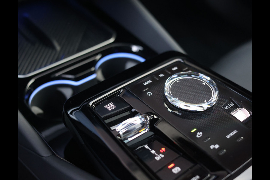 BMW 5 Serie Touring 550e xDrive | Sportstoel - Pano - Trekhaak - Bow&Wil