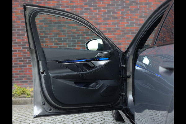 BMW 5 Serie Touring 550e xDrive | Sportstoel - Pano - Trekhaak - Bow&Wil