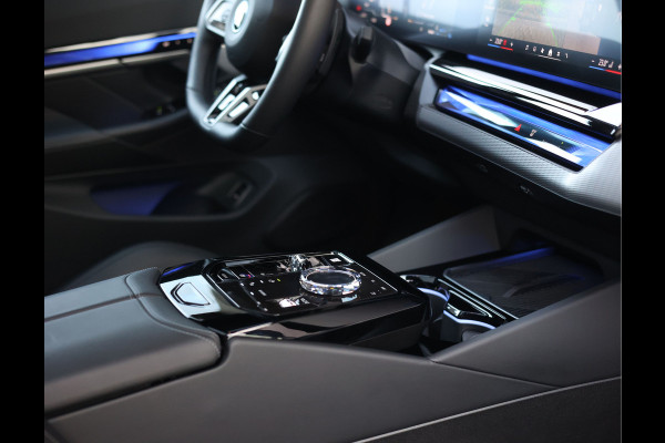 BMW 5 Serie Touring 550e xDrive | Sportstoel - Pano - Trekhaak - Bow&Wil
