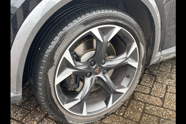 CUPRA Formentor 1.4 e-Hybrid VZ Performance | Bellen voor bezichtiging  | SCI | 245pk | PHEV | Plug-in Hybride | Trekhaak wegklapbaar | Stoelverwarming | 360 Camera | Adaptive cruise control | 19 inch