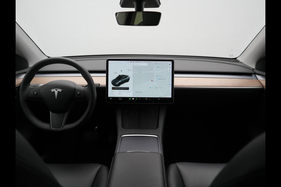 Tesla Model Y Long Range AWD 75 kWh 441pk SOH 92,3% | Full Self-Driving Capability | Panodak | Adaptive Cruise | Lederen Sportstoelen Memory & Verwarmd | Camera | Navigatie |