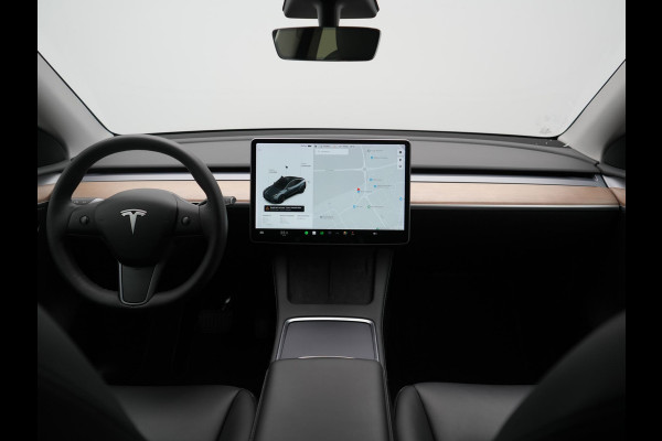 Tesla Model Y Long Range AWD 75 kWh 441pk SOH 92,3% | Full Self-Driving Capability | Panodak | Adaptive Cruise | Lederen Sportstoelen Memory & Verwarmd | Camera | Navigatie |