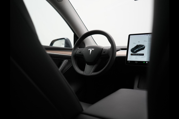 Tesla Model Y Long Range AWD 75 kWh 441pk SOH 92,3% | Full Self-Driving Capability | Panodak | Adaptive Cruise | Lederen Sportstoelen Memory & Verwarmd | Camera | Navigatie |