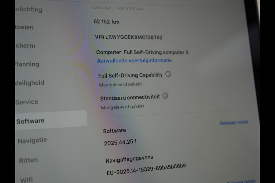 Tesla Model Y Long Range AWD 75 kWh 441pk SOH 92,3% | Full Self-Driving Capability | Panodak | Adaptive Cruise | Lederen Sportstoelen Memory & Verwarmd | Camera | Navigatie |