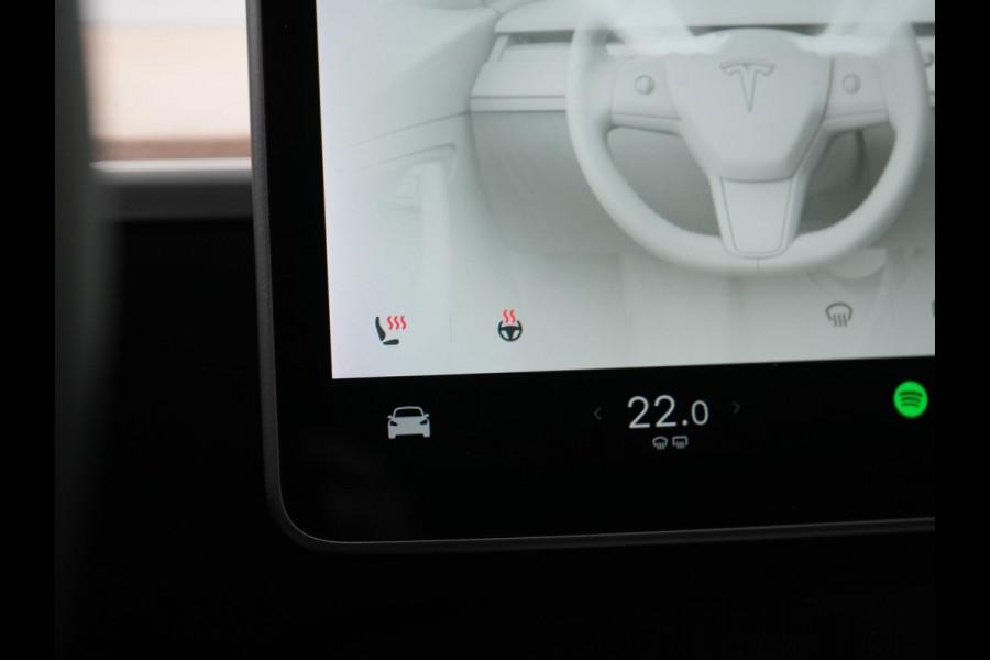 Tesla Model Y Long Range AWD 75 kWh 441pk SOH 92,3% | Full Self-Driving Capability | Panodak | Adaptive Cruise | Lederen Sportstoelen Memory & Verwarmd | Camera | Navigatie |