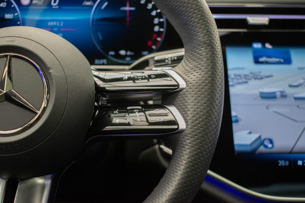 Mercedes-Benz E-Klasse E300 e 4MATIC AMG Line |Pano|Org.NL|HyperScreen|Burmester|Memory|VOLL|