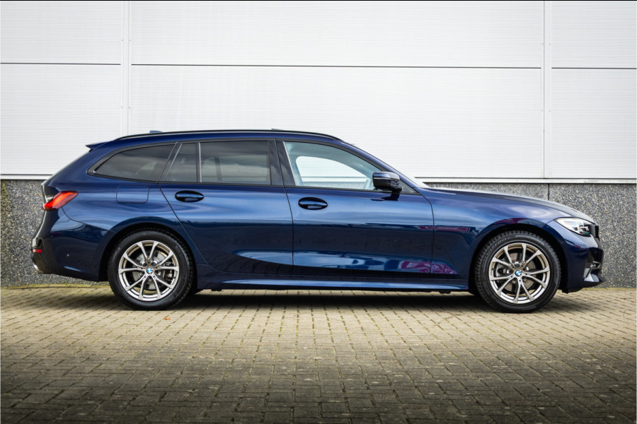 BMW 3 Serie Touring 320i Sportline Panorama / Camera / Individual / HiFi /