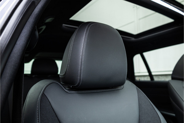 BMW 3 Serie Touring 320i Sportline Panorama / Camera / Individual / HiFi /