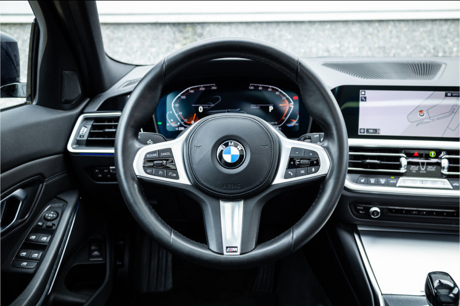 BMW 3 Serie Touring 320i Sportline Panorama / Camera / Individual / HiFi /