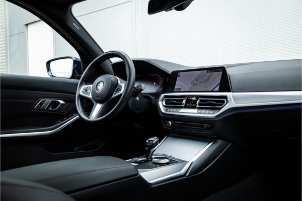 BMW 3 Serie Touring 320i Sportline Panorama / Camera / Individual / HiFi /