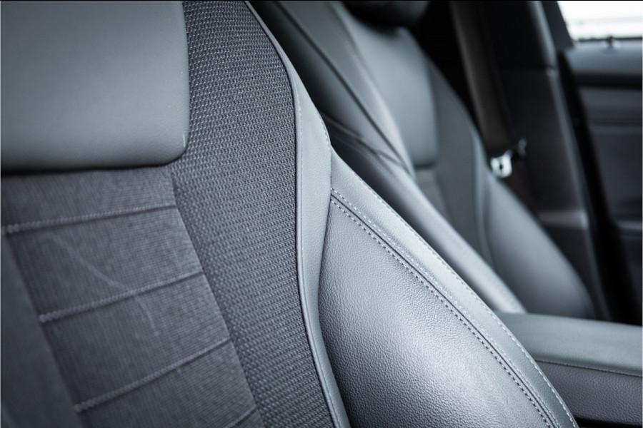 BMW 3 Serie Touring 320i Sportline Panorama / Camera / Individual / HiFi /