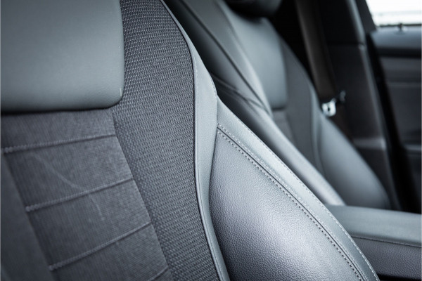 BMW 3 Serie Touring 320i Sportline Panorama / Camera / Individual / HiFi /