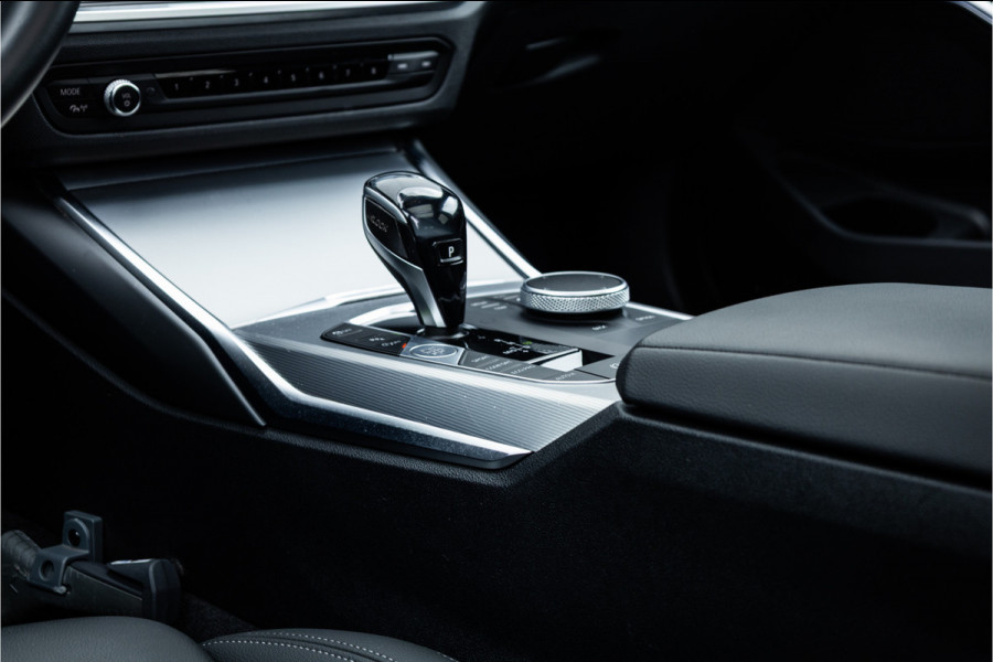 BMW 3 Serie Touring 320i Sportline Panorama / Camera / Individual / HiFi /