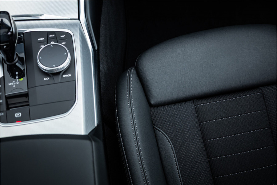 BMW 3 Serie Touring 320i Sportline Panorama / Camera / Individual / HiFi /