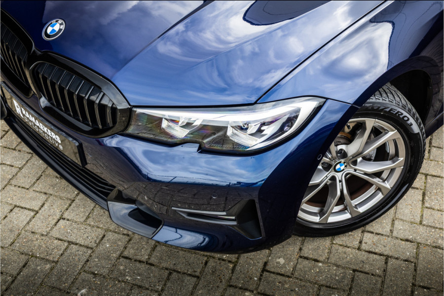 BMW 3 Serie Touring 320i Sportline Panorama / Camera / Individual / HiFi /