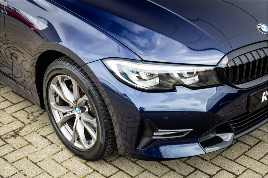 BMW 3 Serie Touring 320i Sportline Panorama / Camera / Individual / HiFi /