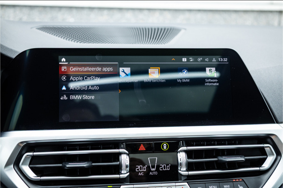 BMW 3 Serie Touring 320i Sportline Panorama / Camera / Individual / HiFi /