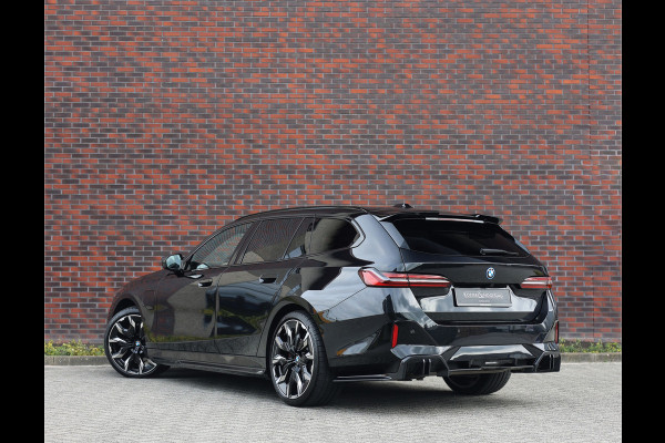 BMW 5 Serie Touring 550e xDrive | M Performance - Pano - Trekhaak